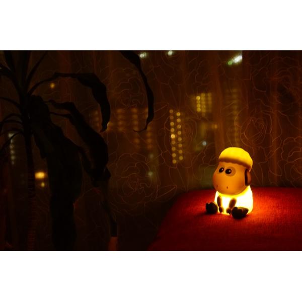 ★ぬいぐるみみたいに、ぎゅっと抱きしめて！★シリコーン素材でぷにっとしていて、　柔らかいルームライトです。★夜のおやすみ時間も、いっしょにいれば大丈夫。　やさしい光が、あなたやお子様を温かく照らします。★ライトはカラフル点灯と常時点灯の2段...