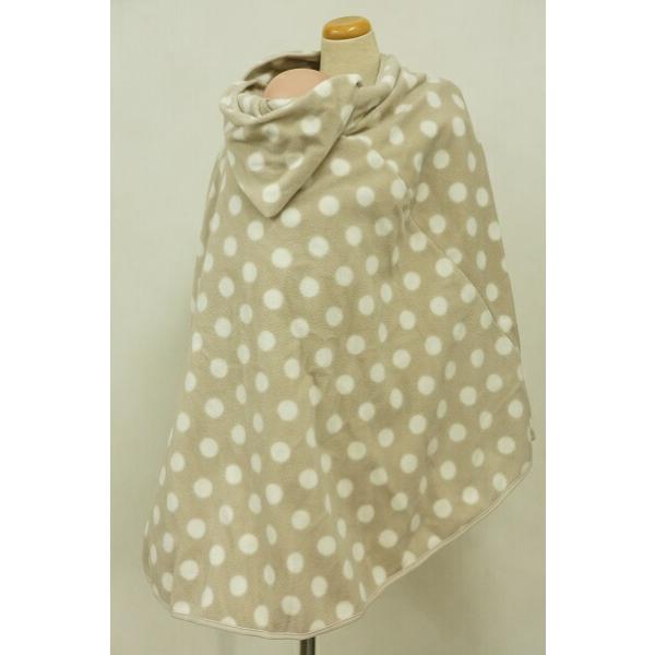 ★授乳のできるマビィケープ★材質/ポリエステル100%(フリース)★着丈/約70cm★素材：ポリエステル　100％★ラッキー工業・バディバディ・LUCKY★中国製※ホックは必要に応じて止める場所を変えてください。　モデルさん画像参照