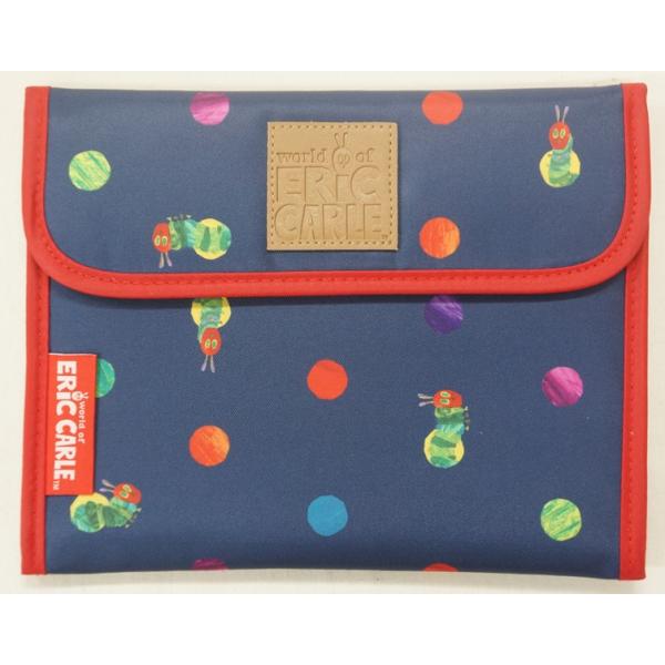 ★パパでもママでも持ちやすいデザインの母子手帳ケース★母子手帳やよく使う小物類がたっぷりコンパクトに収納できます★カード類・通帳・保険証診察券・メンバーズカード　ポイントカード・チケットケースなどライフスタイルに合わせて　すっきり収納でき、...