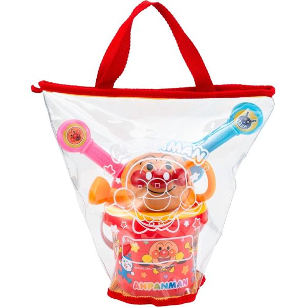 ★アンパンマンのおでかけ砂場セットが、　カラフルに、よりかわいくなって新登場！★アンパンマンが描かれている、　ビニールバッグに、砂場アイテムが収納されています。★バッグの底面はネットになっているので、　遊んだ後の砂が落とせて、　おかたづけ・...