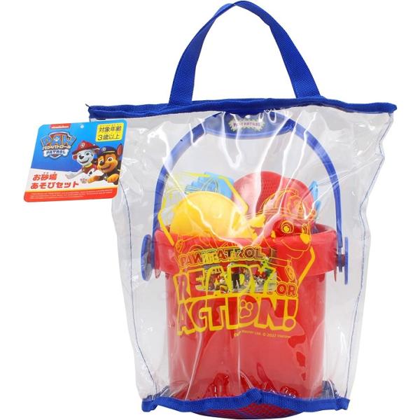 ★はらぺこあおむしの砂場セット★収納袋の底部分はメッシュになっているので、　遊んだ後の砂が落とせて、　おかたづけ・持ち運びが便利です。★バケツ、くまで、スコップ、ふるい、砂型、　収納袋、シール各1個★製品サイズ/バケツ直径15cmX高さ14...