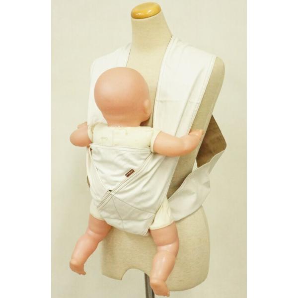 ★シンプル構造で軽量コンパクトタイプだから　車やベビーカーでのお出掛けの際に　バックからサッと取り出して着用できるので　セカンドキャリー・セカンドだっこひもに重宝です★適応サイズ 首すわり〜18ヶ月(13kg)まで★リバーシブルで使える簡単...