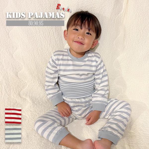 ボーダー柄のパジャマです。腹巻付きで、沢山寝返りをうっても安心☆首元にはボタンが付いているので、簡単に着脱できます。●サイズ展開80cm/90cm/95cm●素材本体　綿100％腹巻部分　ポリエステル48％、綿48％、ポリウレタン4％※画像...