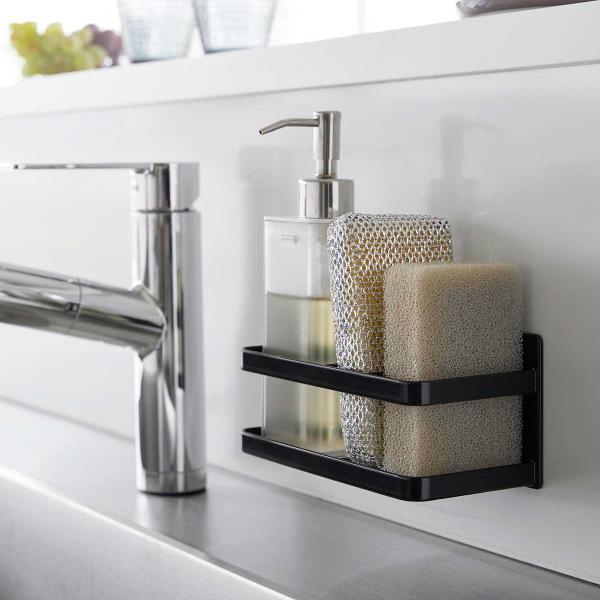 ・ブランド：YAMAZAKI（山崎実業）/日本・ジャンル：スポンジホルダー・主な素材：スチール ユニクロメッキ 粉体塗装、マグネット（本体）/シリコーン（滑り止め）・生産国：中国・サイズ：約W165xD85xH80mm（本体）/約W80xD...