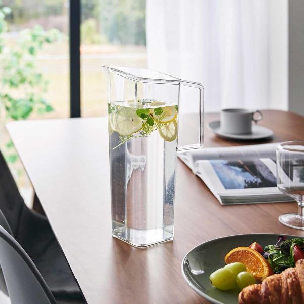 ・ブランド：YAMAZAKI（山崎実業）/日本・ジャンル：冷水筒・主な素材：メタクリルスチレン・生産国：中国・サイズ：約W115xD150xH270mm（ハンドル含む）・容量：約1.2L・重量：約390g・耐熱温度：100℃・耐冷温度：-4...