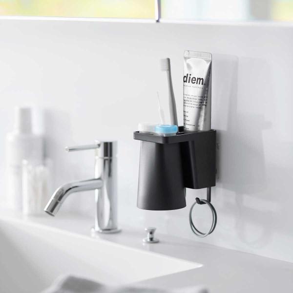 ・ブランド：YAMAZAKI（山崎実業）/日本・ジャンル：歯ブラシスタンド・主な素材：ABS樹脂、スチール、シリコーンゴム（本体）/ABS樹脂、マグネット（タンブラー）/ポリカーボネート、PET、ポリウレタン（フィルムフック）・生産国：中国...