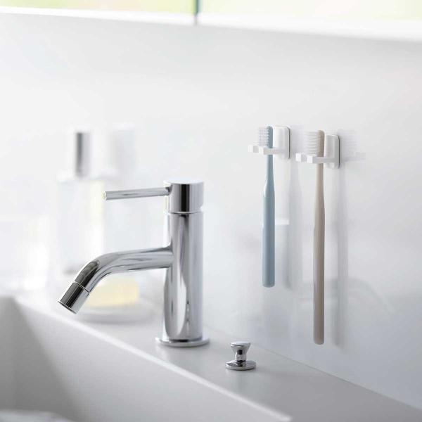 ・ブランド：YAMAZAKI（山崎実業）/日本・ジャンル：歯ブラシスタンド・主な素材：ABS樹脂（本体 x2）/ポリカーボネート、PET、ポリウレタン（フィルムフック x2）・生産国：中国・サイズ：約W26xD24xH26mm（1つあたり ...