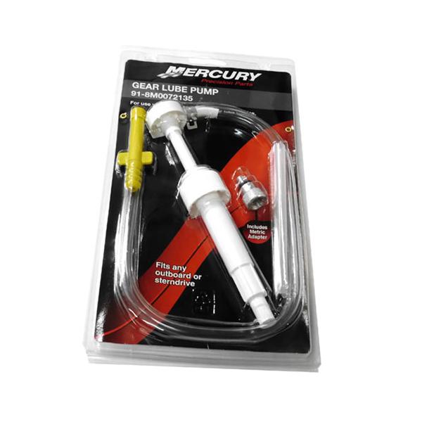 マーキュリーギアルーブポンプ【91-8M0072135】★946ml ギアオイル(92-858058K01)ボトル用のポンプとなります。マーキュリー製 32oz(946ml)ボトルに取り付けて使用するギアオイル交換用のハンドポンプです。付属...