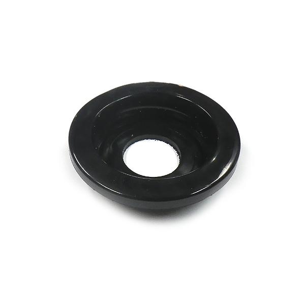 ラウンド型LEDランプ用グロメット　品番48092◆サウザートレーラー、ブラストトレーラーで使用のラウンド型LEDランプ用グロメットです。LEDランプを固定するパーツとなります。※一部トレーラーにはオーバル型のLEDランプも使用していますの...