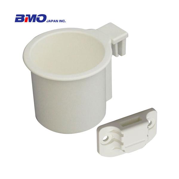 つりピタシリーズのカップホルダーとビス固定ベースのセット品です。500mlのペットボトルもすっぽり入るサイズです。しっかりビスで固定できる薄型でコンパクトなベースです。■【カップホルダー】内径：約71mm■材質：樹脂製■差し込みパーツ用ネジ...