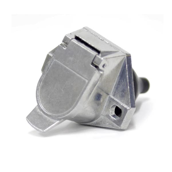 ブラストトレイルヒッチメンバー　配線コネクター　メス 　【品番19005】◆入り数:1セット★ 配線ソケット（メス）7芯用　車両側　ブーツ（ゴムカバー）付※入荷時期により、写真のものと多少の違いがある かもしれません、ご了承願います。