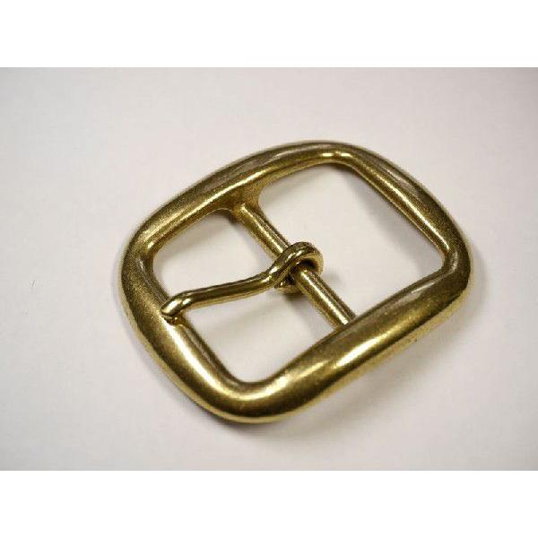 材質：真鍮無垢 サイズ：7.3cm×6.0cm ベルト幅「40mm」までのベルトでしたら取り付け可能です。只今出品中の『40mmバックル取付用牛革ベルト』 にピッタリ合います。ベルトと合わせてご購入頂きますと、まとめて一括発送しますので、お...