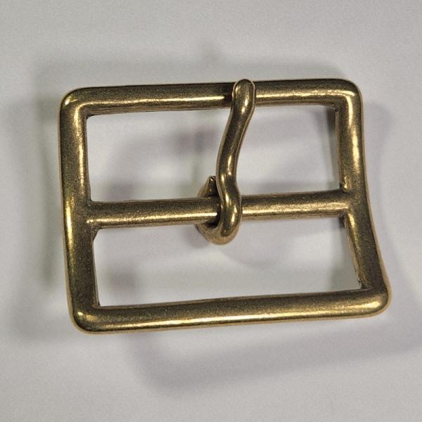 材質：真鍮製 (ブラス)サイズ：57mm×45mm帯革（軍隊用のベルト）に使用されたバックルのレプリカになります。ベルト幅「45mm」までのベルトでしたら取り付け可能です。只今出品中の『45mmバックル取付用牛革ベルト』 にピッタリ合います...