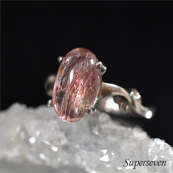 [商品説明]バランスと調和、開運の象徴。 霊性を高め、宇宙レベルの創造性を促進させて、自らの進むべき道を決める手助けをしてくれる。7つの鉱物が合わさった非常にパワーの強い石。7つの石とは、水晶（浄化と潜在能力）、アメジスト（心の平穏と慈愛の...