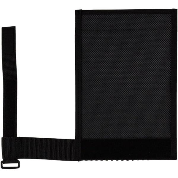 サイズ：23cm×17.5cm素材：PVC(表面)、ナイロン(裏面)、PVC、PP特徴：バット表面の打球キズ、ヒビ割れを防いで、バットを長持ちさせるバットプロテクター。ティー・トス〜フリーバッティングまで実打可能！練習時にカンタン装備。※ご...