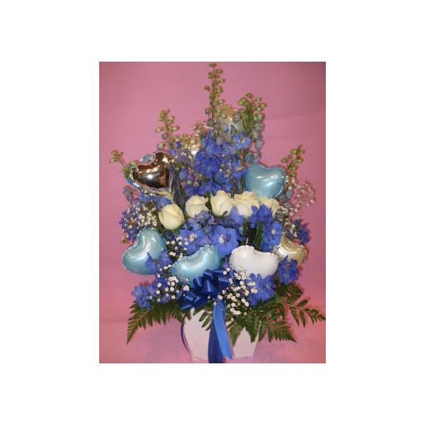 ホワイトローズ　めずらしくて大人気！生花とバルーンの組み合わせ高さ７０センチあって豪華です。※お花は季節によって変わります。