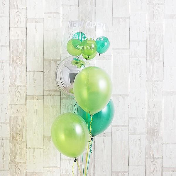 ８月の誕生石、ペリドットをイメージした明るく輝くグリーンを中心にしたアレンジです。エメラルドグリーン、ライムグリーンにシルバーを合わせて全体的に爽やかで明るい印象に。Ｔバルーン（クリア）の中にもグリーングラデーションをあしらっています。新緑...