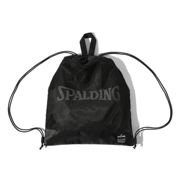 ■素材：ポリエステル■サイズ：W40×H48cm■生産国：中国■アイコニックな正面のファスナー付きメッシュポケットがポイントのナップサック■暗い場所でも視認性を高めるリフレクタープリントロゴがポイント■7号ボールが収納可能なサイズ感