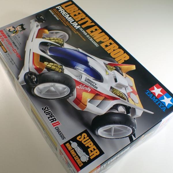 タミヤ リバティーエンペラー 自由皇帝 スーパーミニ四駆2台セット Amazon | タミヤ ミニ四駆限定シリーズ 自由皇帝 (リバティ