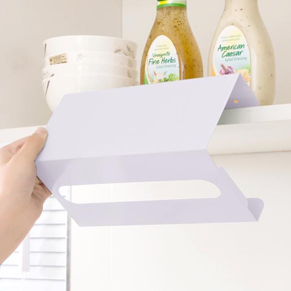 ・場所を取らない、便利な壁掛けペーパーホルダー。・キッチン棚のデットスペースを有効活用して、キッチンペーパーの置き場所ができます。・ペーパータオルが上にあると、手を洗った後水滴がペーパーに落ちることがなく衛生的です。・食器棚や洗面台などの棚...