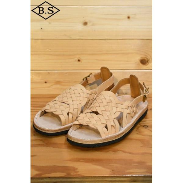 【ほぼ未使用】YELLO TOKYO サンダル ほぼ未使用】YELLO TOKYO サンダル yello サンダルのおすすめ人気商品