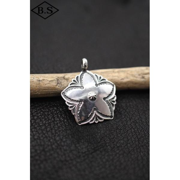 サンシャイン リーブス　インディアンジュエリー　SUNSHINE REEVES インディアンジュエリートップサンシャインリーブス作