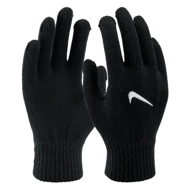 ナイキのこども用防寒用手袋！寒い季節に最適な、暖かいニット素材を採用。お子様の冬場のランニングやジョギング、ウォーミングアップはもちろん、通学などにもピッタリなアイテムです。【素材】95% アクリル, 5% ポリウレタン【カラー】ブラック×...