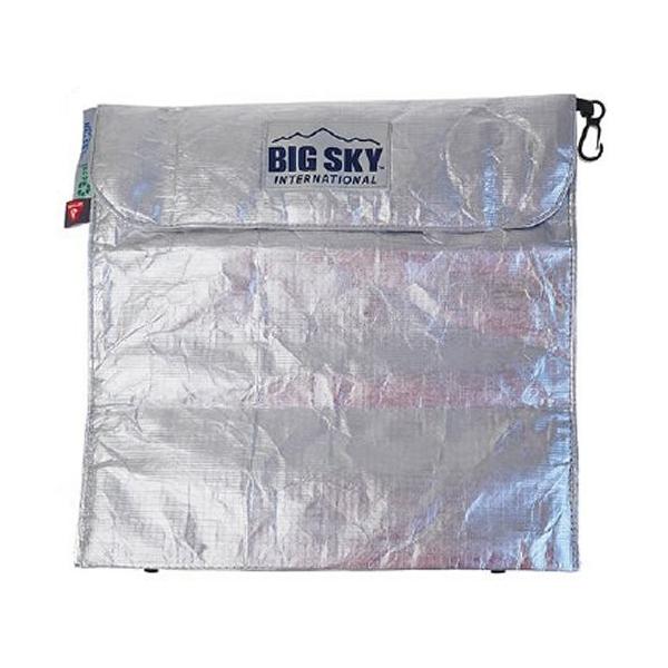≪BIG SKY INTERNATIONAL≫超軽量・高機能素材のコジー（保温バッグ）中綿にはプリマロフト、表生地にはアルミニウムフィルムを使って保温性を高めています。ロータス製の「アルミポット」がすっぽり入る大きさで様々なシーンで活躍しま...