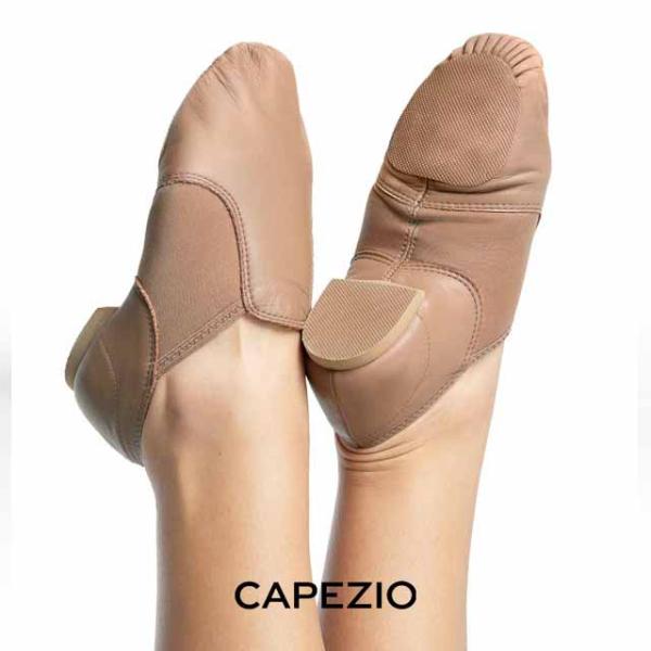 ジャズダンスやチアダンス、コンテンポラリーやバレエ等、あらゆるダンスにお薦めする定番モデルです。サイドのネオプレンゴム素材が、アーチ部分の足にぴったりフィットし、ポワントやフレックスの動きでもシューズのたるみを防ぎます。さらに、足をドライに...