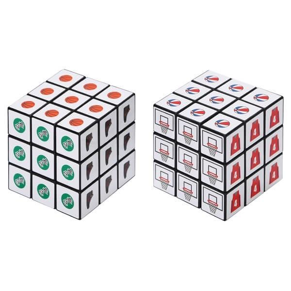 ※残った在庫について：キューブを振るとカラカラと音がします　そのため、大幅な割引価格としております　ご了承くださいますようお願いします。　遊ぶときに影響はありません〜商品仕様〜サイズ　１辺 約６．８センチ全面バスケットボール柄１個対象年齢６...