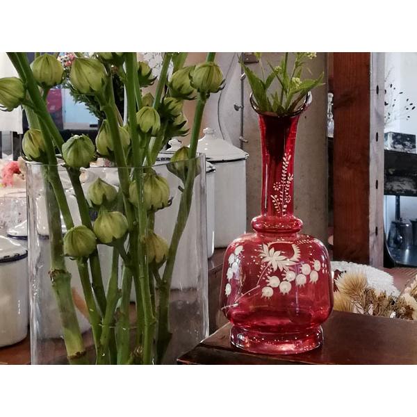 ヴィクトリアン クランベリーガラス 鈴蘭のフラワーベース イギリスアンティーク Co3745 Bau Antiques 通販 Yahoo ショッピング