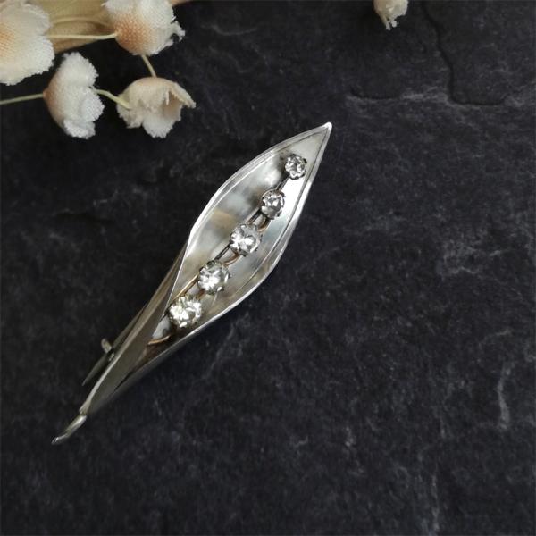   ヴィンテージブローチ スターリングシルバー スターリングシルバー ペーストガラス 鈴蘭のブローチ 1920年 : BAU