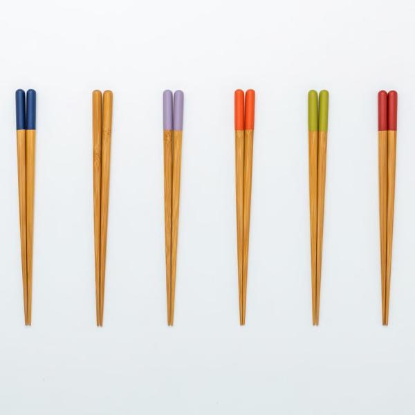 持ち手が太くて持ちやすい、だけど軽い《竹製》のお箸です。太いぶんお箸も頑丈です！当店のスタッフも最初は「太過ぎるのでは？」と思っていましたが、使ってみると持った時の安定感・持ちごたえに魅せられ虜になってます！持ち手は太いですが、箸先は太過ぎ...