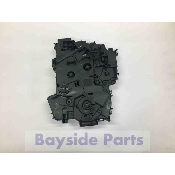 Mercedes-Benz ベンツ リア ドアロック ASSY W447 左右共通 片側