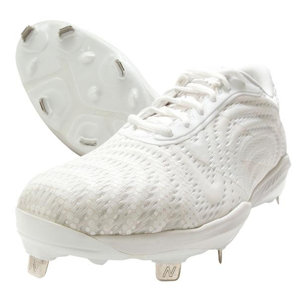 ※2024年6月以前のレビューは旧モデルのものです、予めご了承ください。プロのパフォーマンスを支える「4040」メタルクリートモデルがv7にアップデート。新しくデザイン・開発された透明感のある4040プレートには複数のTPUスタッドを配置し...