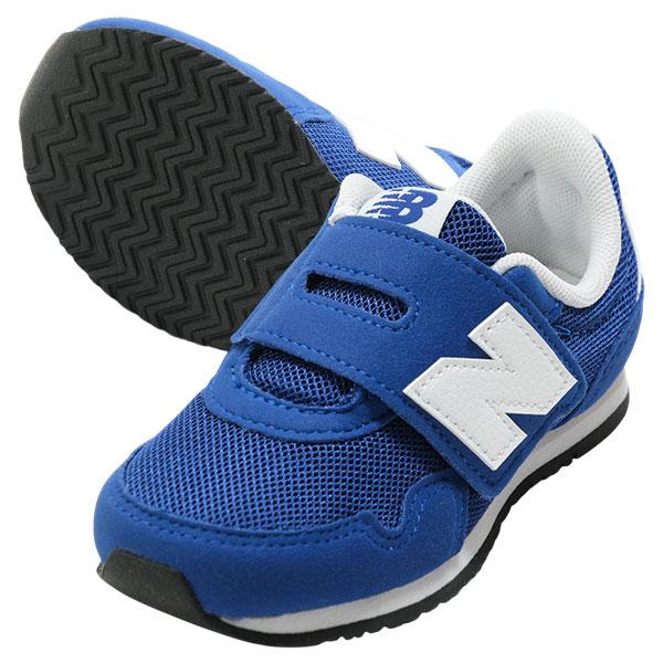 LIFESTYLEの人気シューズ「323」のINFANTモデルに、トーナルに仕上げたシーズナルカラーが登場。1970年代のスリム&amp;ロープロファイルなランニングスタイルを、脱ぎ履きしやすいよう大きく開くアッパーと面ファスナーで展開。フ...