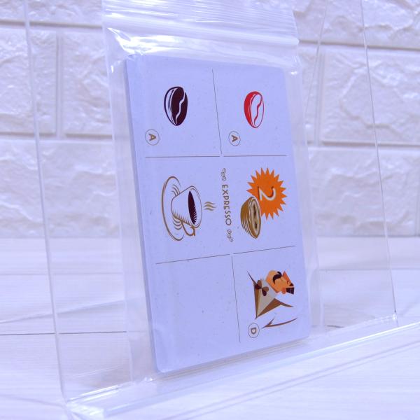 デザイナー: Costa, Rola原題： Cafe: EXPRESSOメーカー: PYTHAGORAS言語: English, Portugueseプレイ人数: 1~4人対象年齢: 8歳~プレイ時間目安: 20~40分◆日本語説明書添付※...