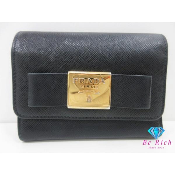 美品✨ PRADA 三つ折り財布 サフィアーノ コンパクトウォレット ブラック PRADA（プラダ） 財布 三つ折り ブラック 黒 ミニ財布 コンパクト