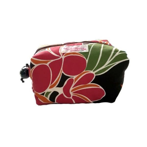 【商品名】キャラメルポーチ ブラウン AH20-KP-CM01【商品説明】・ハワイアン生地のキャラメルポーチ・中綿入りでふっくらキュート・ククイの実がとってもオシャレ・洗えるので衛生的・ギフトにも喜ばれます・ラッピング無料■素材無地部分:コ...