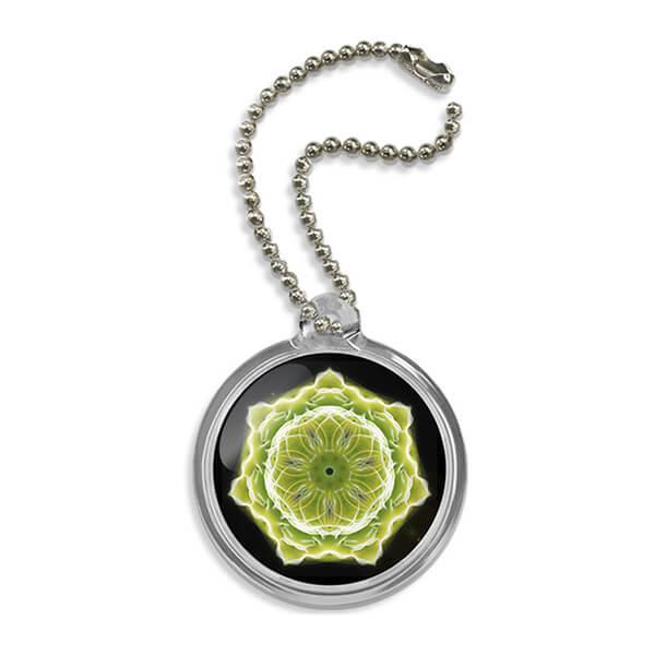 【商品説明】魔除けのクスリエは心身や空間を清浄にするエネルギーを持ちます。ネガティブなエネルギーからあなたや大切な家族、そして住居空間を守り、 いつでも清らかな状態を維持してくれるでしょう。【商品詳細】●サイズ:ペンダントトップ直径:2.5...