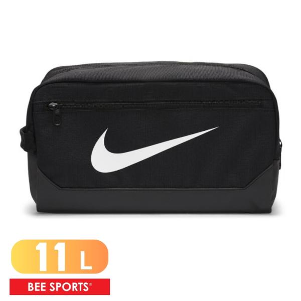 ■シューズを素早く取り出せるデザイン。ナイキ ブラジリア シューズバッグは、フットウェアを他のギアと分けて収納し、持ち運ぶことができます。 移動時には端のハンドルを持って携帯可能。外側のジッパー付きポケットには小物を収納できます。 この商品...