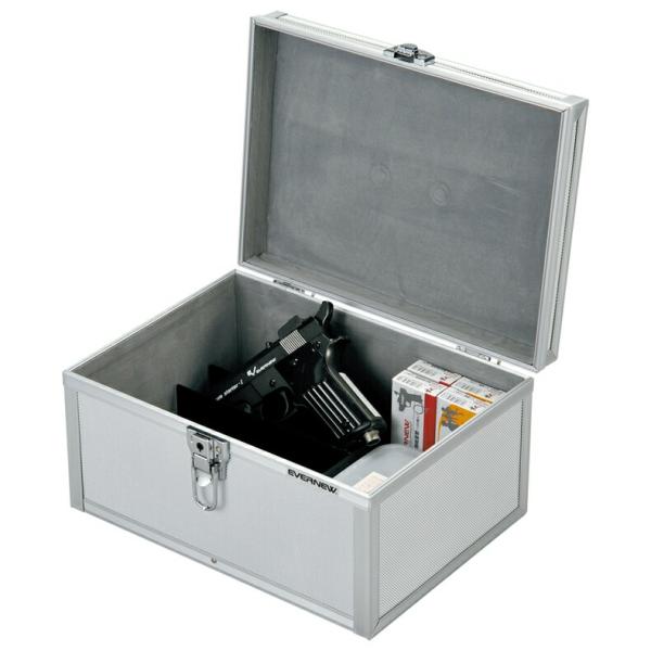 ●取り扱いに注意が必要な物だから、しっかりとしたケースに仕舞う事をオススメする鍵付きのアルミケース信号器5丁・紙雷管100発入小箱4箱を収納可能信号器や雷管を保管するのに最適●スタート用ピストル・紙雷管をまとめておくと使う時も保管も便利●長...