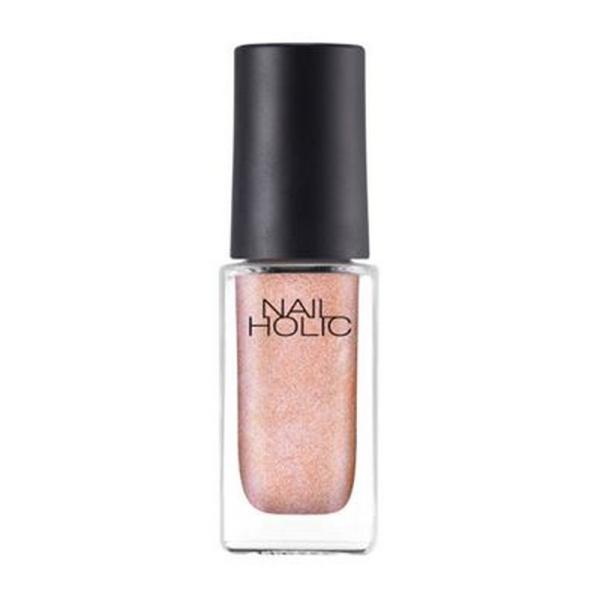 ネイルカラーコーセー ネイルホリック フューチャーメタル PK841メタリックな輝きが角度や動きによって、さまざまな色味や質感を演出するネイルカラー。グレイッシュなトーンで、近未来を感じさせる。