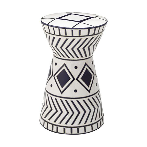 陶器製のスツール