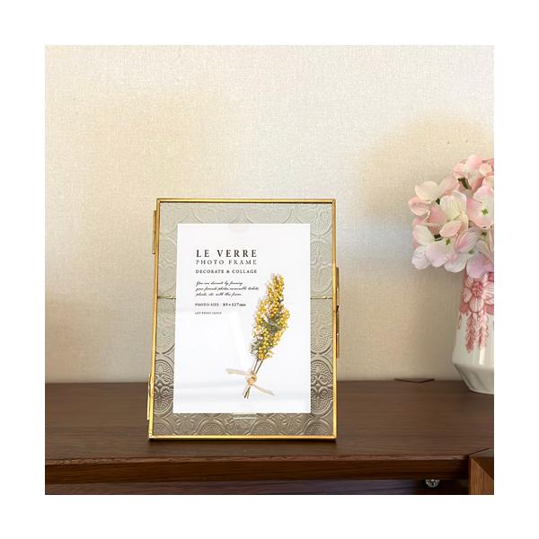 シャビーな塗装が涼しげなナチュラル感のあるフォトフレームです。キャンプや夏の想い出の写真や、ポストカードを飾ったり…。インテリアのポイントになります。思い出のチケットや旅行先で見つけた植物などを写真と一緒に飾ったり、ちょっとしたコラージュを...