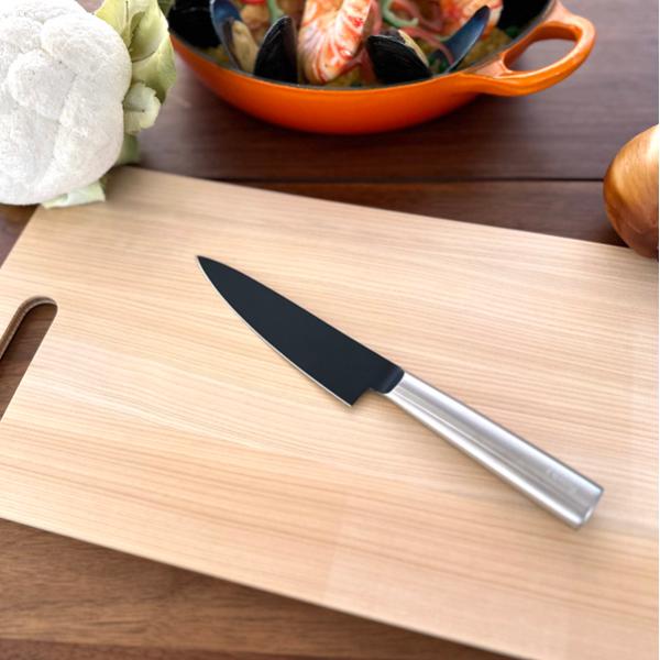 フルーツや小さな野菜、ハムやササミなどの肉など幅広い食材で使用できます。 とくにフルーツや野菜はカットだけでなく皮むきの場面でも使い勝手がよいため、1本持っておくだけでも料理の幅やレパートリーが広がります。ステンレス一体構造なので、洗いやす...