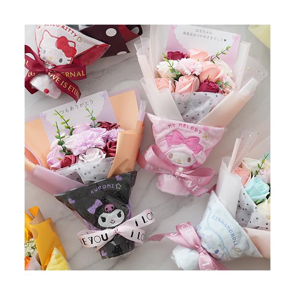 ◆商品名／サンリオタオル ソープフラワーブーケ◆サイズ／ブーケ：W190×D100×H270mmタオル：W250×D4×H230mmバッグ：W240×D110×H260（持ち手込410）mm◆メッセージについてブーケにメッセージをお入れでき...