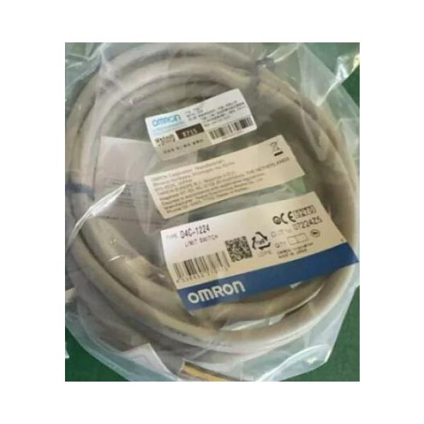 【 新品★送料無料 】 OMRON オムロン D4C-1224 リミットスイッチ【６ヶ月保証】