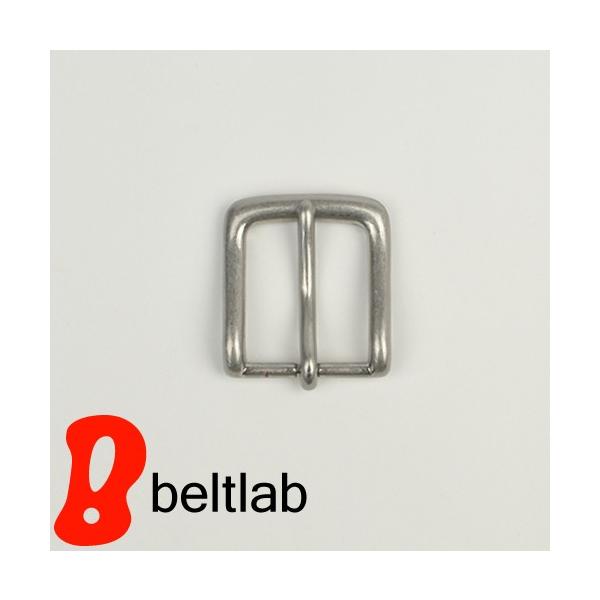 30mm幅のベルトに使える、シルバーカラーのバックル。お手持ちのベルトのバックルと交換できる、バックル単体での販売です。スペック・適応:ベルト幅30mm・種類 :ハーネスバックル・素材:亜鉛合金・サイズ:W 45mm × H 41mm・重量...