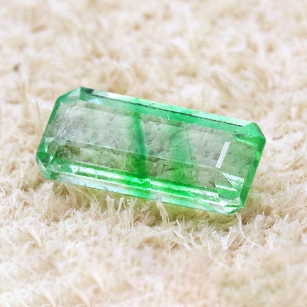 バイカラーグリーンガーネット オクタゴン 0.82ct1個限定 製品
